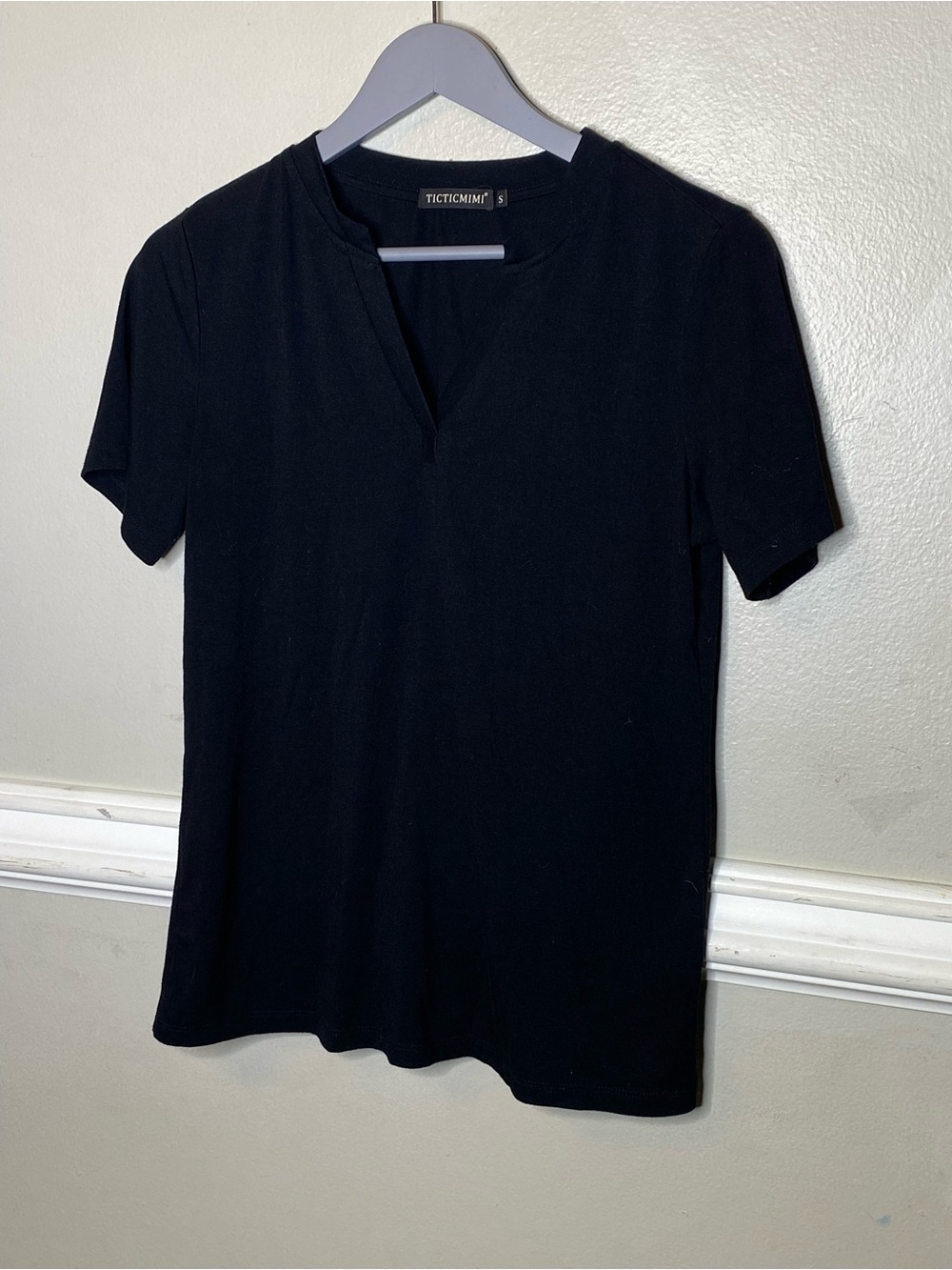 Women's Black Short Sleeve Notch-Neck Tee